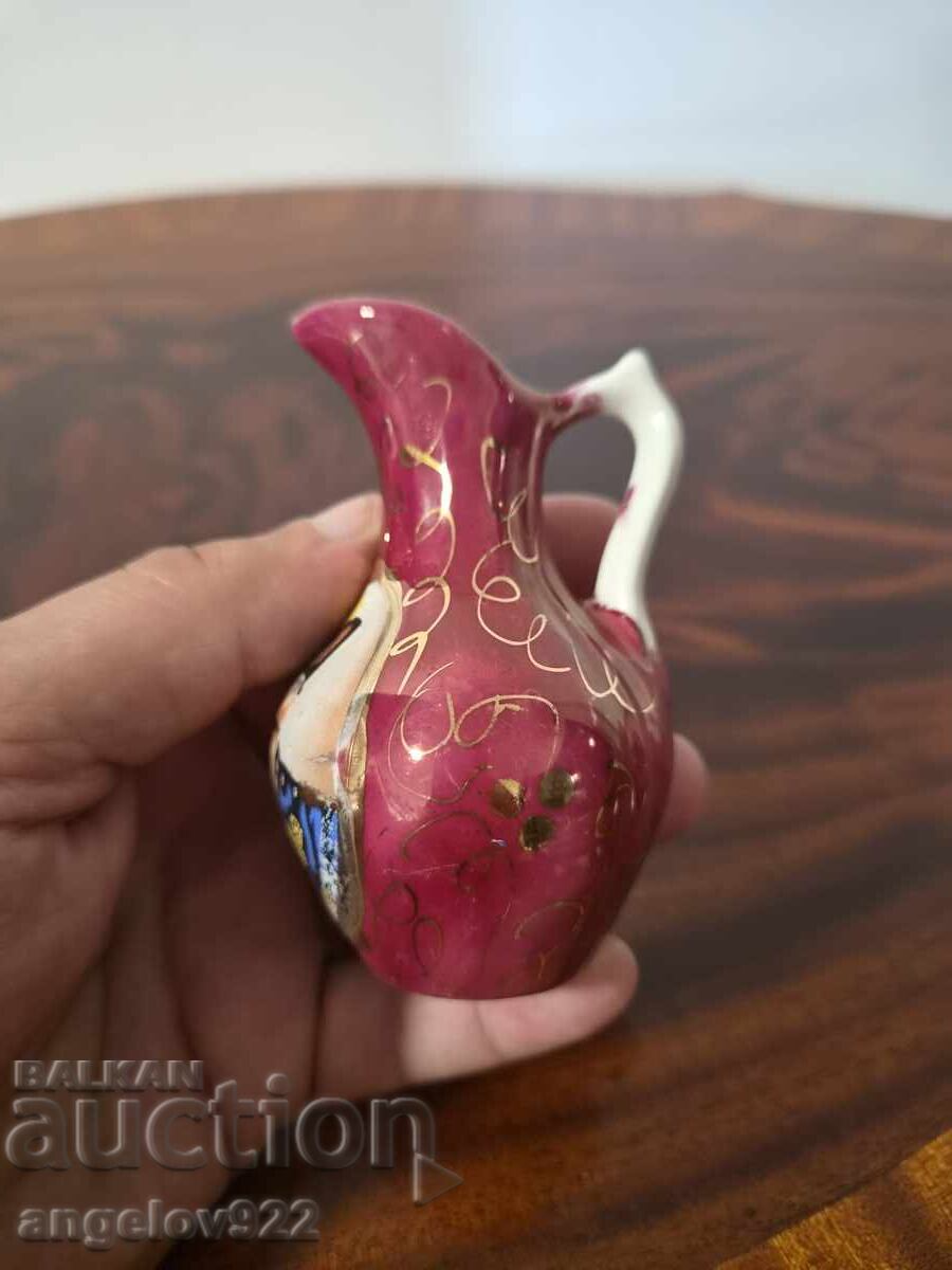 Frumoasă cană din porțelan cu marcaj!!!