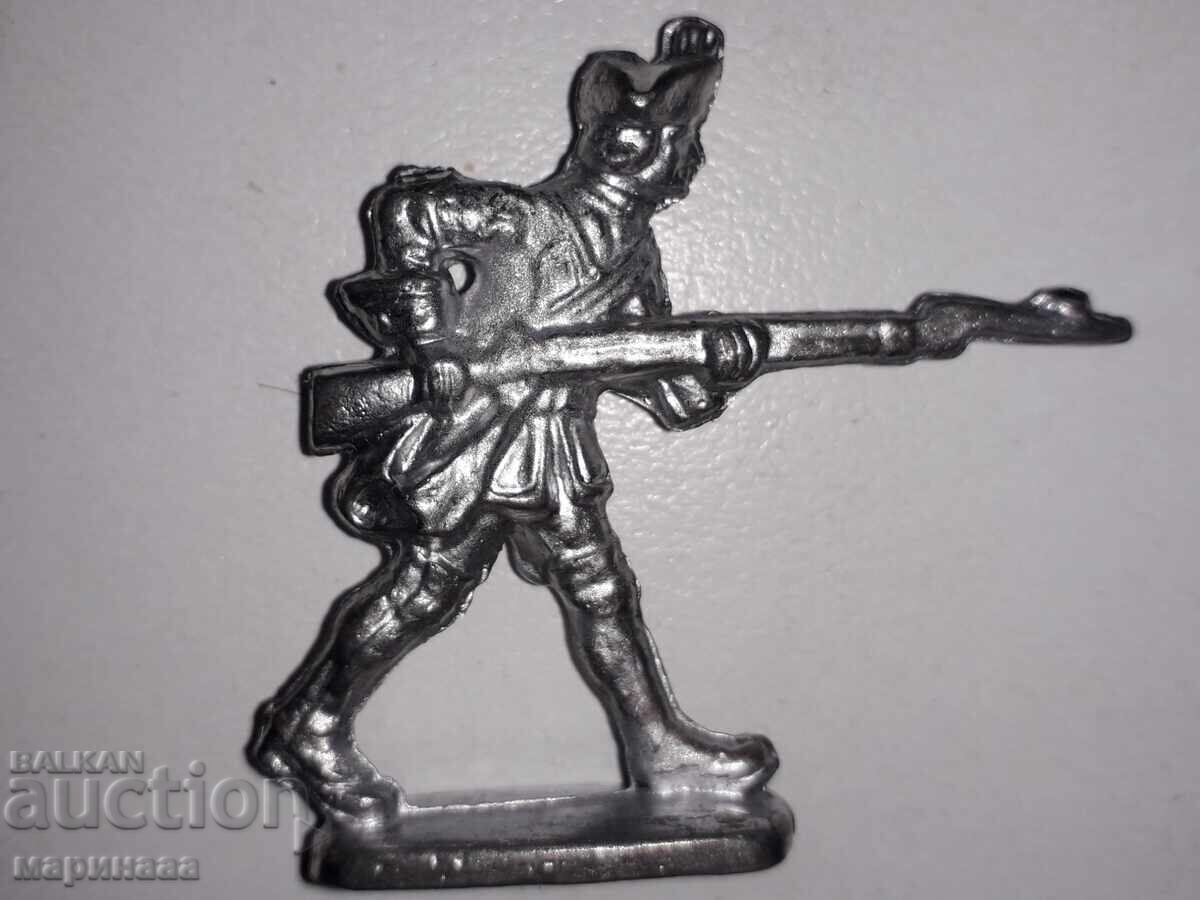 FIGURINĂ. SOLDAT DE PLUMB FIGURINĂ. SOLDAT DE PLUMB
