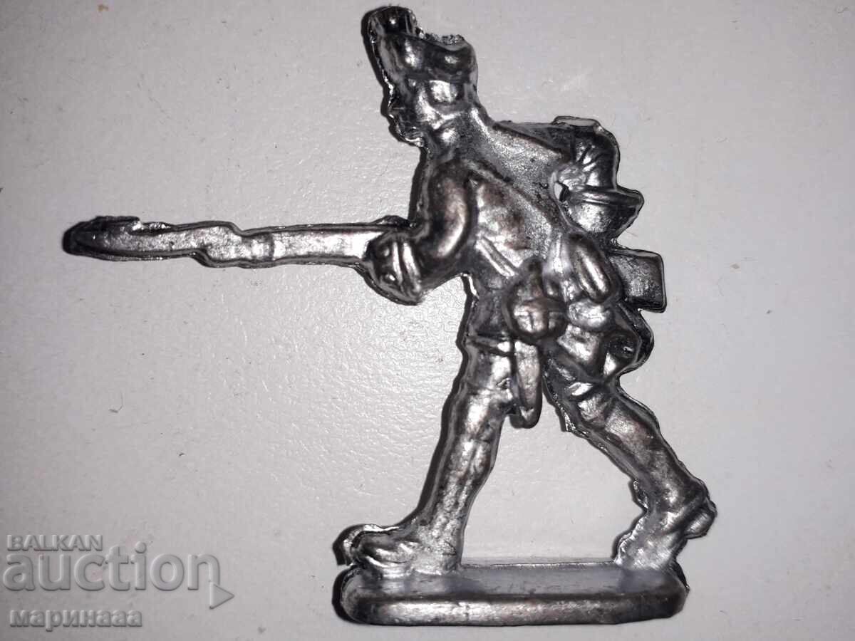FIGURINĂ. SOLDAT DE PLUMB cu preț € 3.00 | 5.87 BGN