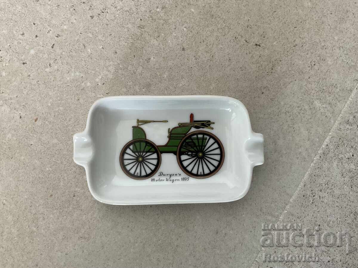 Delivery of Porcelain ashtray Königliche Porzellanfabrik Tettau