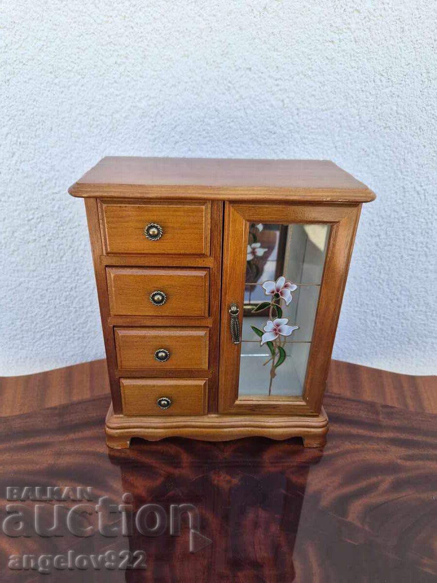 Delivery of Beautiful wooden jewelry box!!!