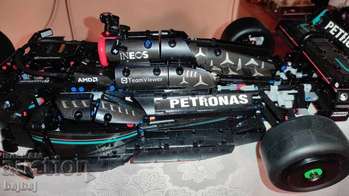 LEGO Mercedes AMG F1 W14 E με τιμή € 70.00 | 136.91 BGN