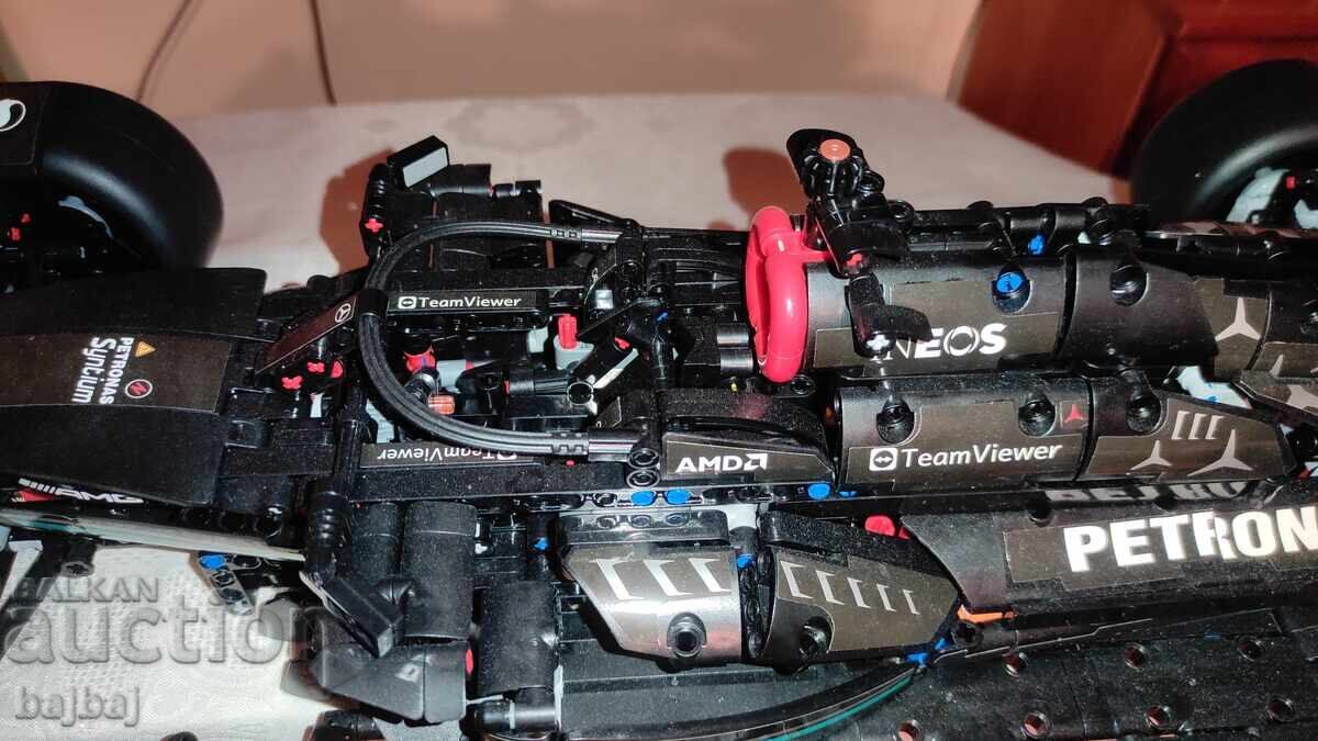 Δημοπρασία LEGO Mercedes AMG F1 W14 E
