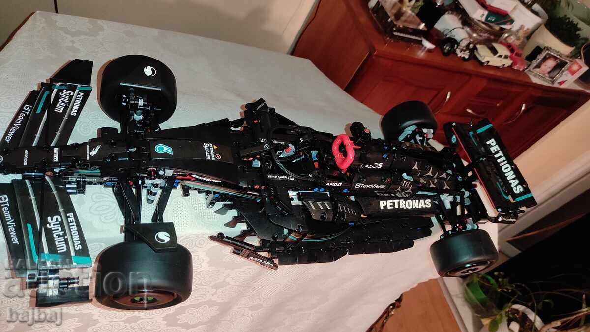 LEGO Mercedes AMG F1 W14 E - 7