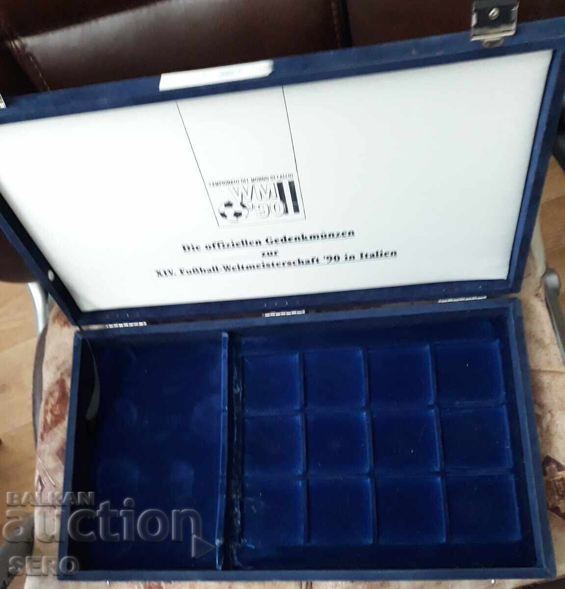 Κουτί για 12 νομίσματα μεγέθους 54-56 χιλ με τιμή € 4.01 | 7.84 BGN