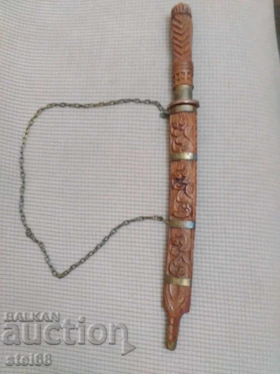 OLD KNIFE