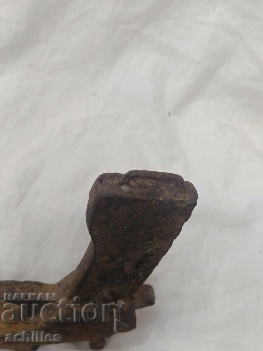 Rusty pistol - 6