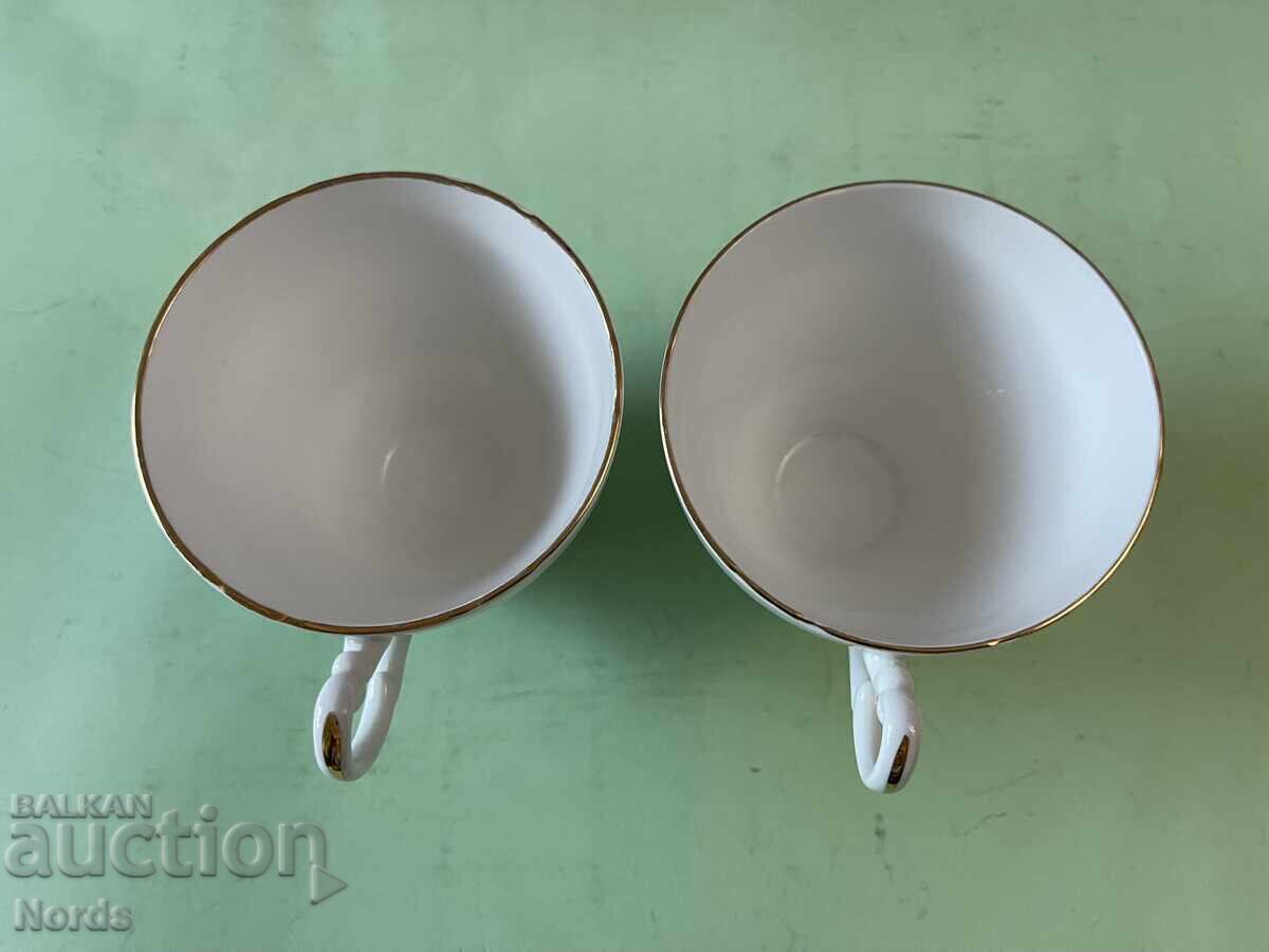 Delivery of Beautiful porcelain tea cups
