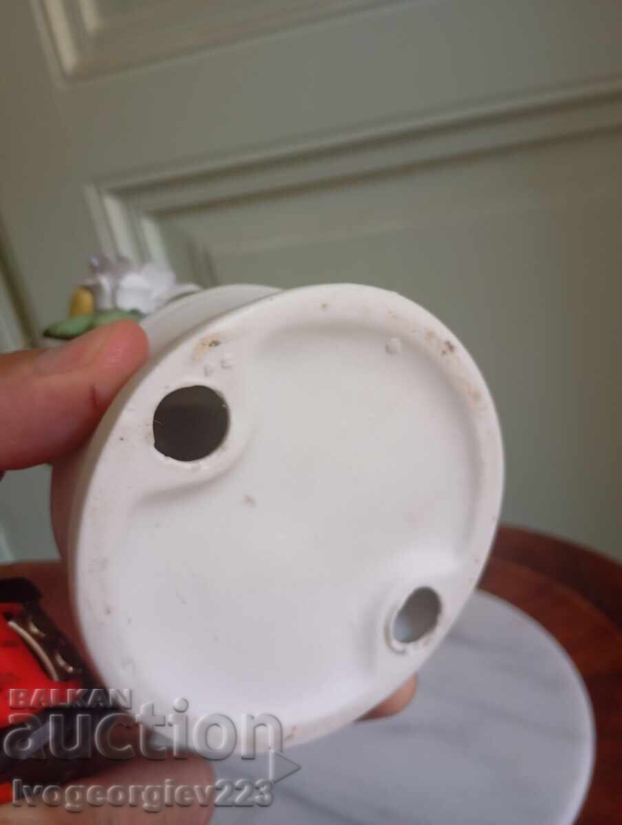 Delivery of Porcelain figurine