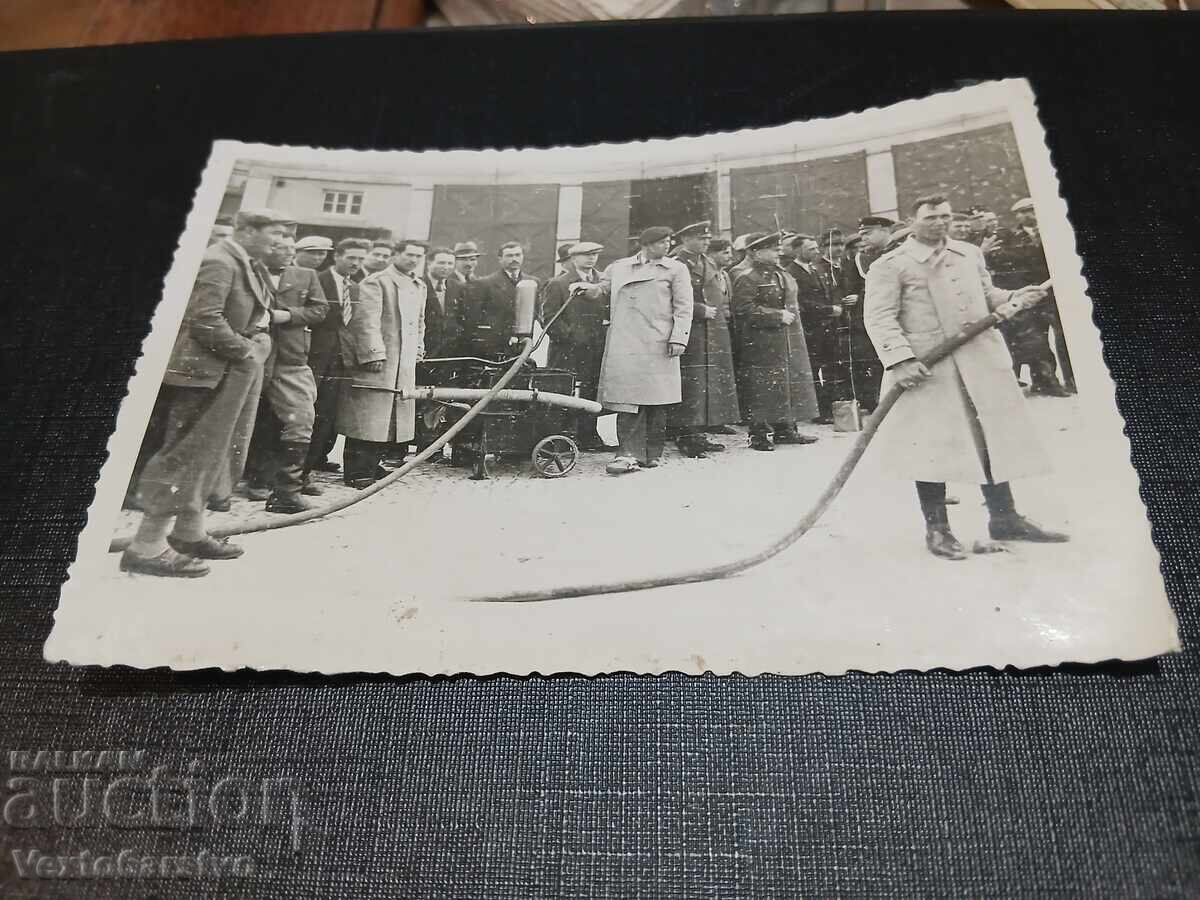 Фотография-Стара снимка-ПОЖАРНА-ПОЖАРНИКАРИ