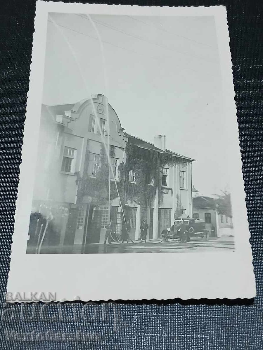 Фотография-Стара снимка-ПОЖАРНА-ПОЖАРНИКАРИ