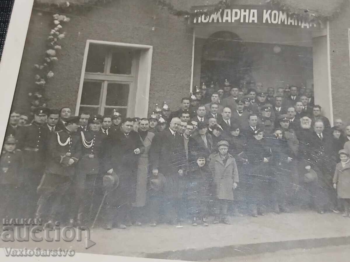 Фотография-Стара снимка-ПОЖАРНА-ПОЖАРНИКАРИ с цена € 19.00 | 37.16 лв.