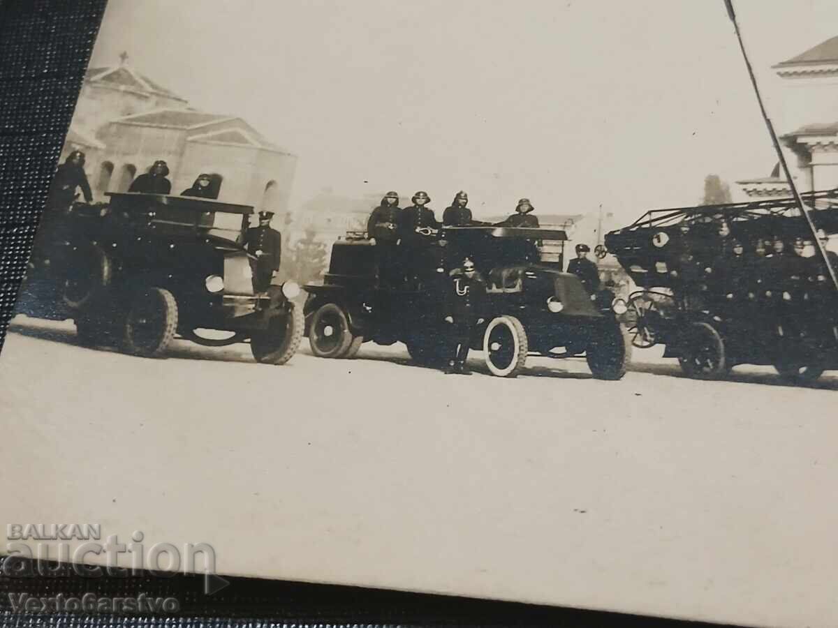 Фотография-Стара снимка-ПОЖАРНА-ПОЖАРНИКАРИ с цена € 29.00 | 56.72 лв.