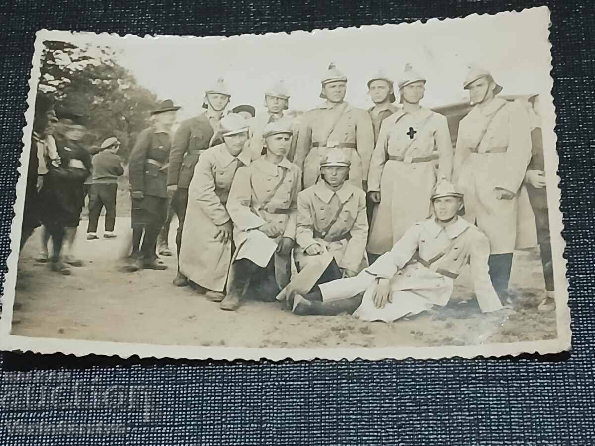 Фотография-Стара снимка-ПОЖАРНА-ПОЖАРНИКАРИ