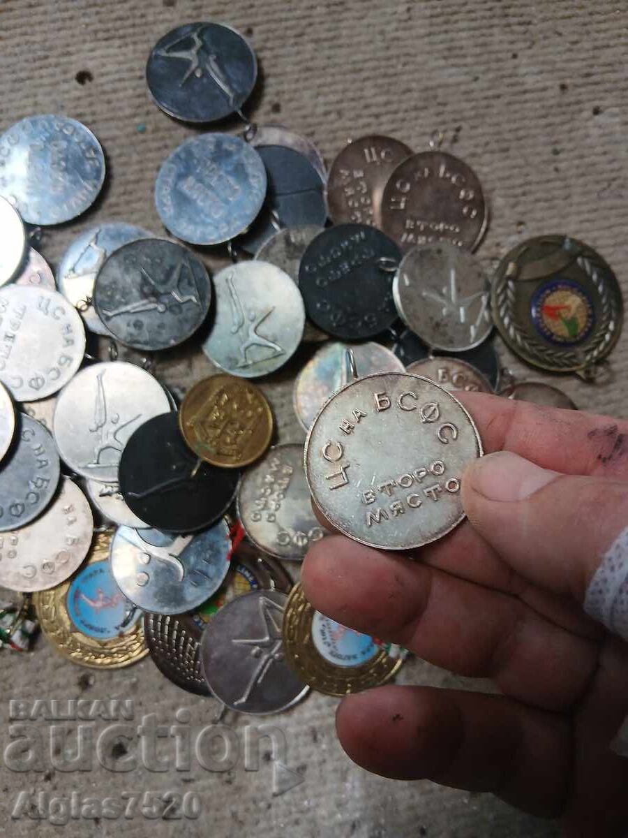 Голям лот наградни медали. с цена € 20.00 | 39.12 лв.