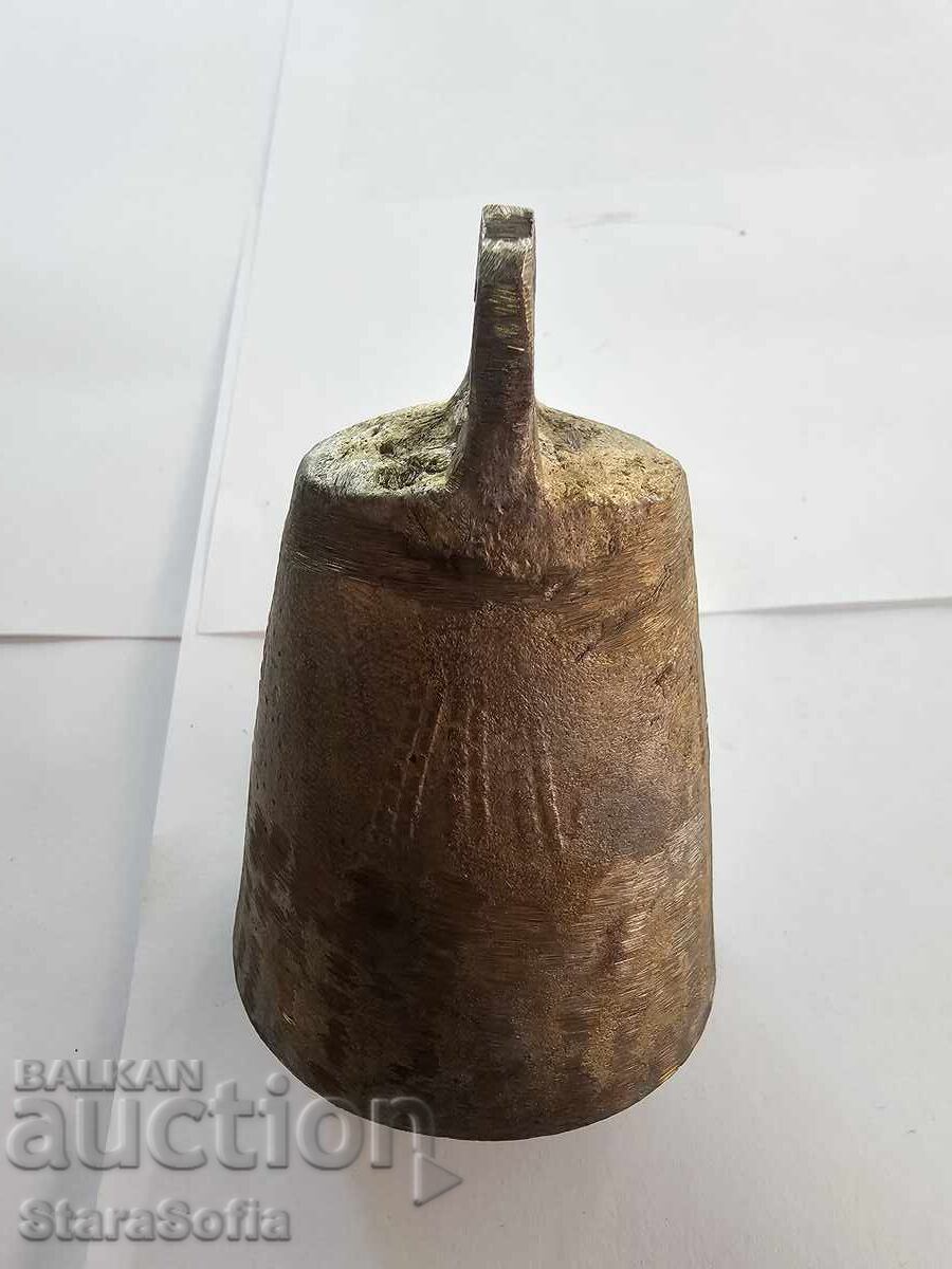 BĂTRÂN CHAN cu preț € 17.30 | 33.84 BGN