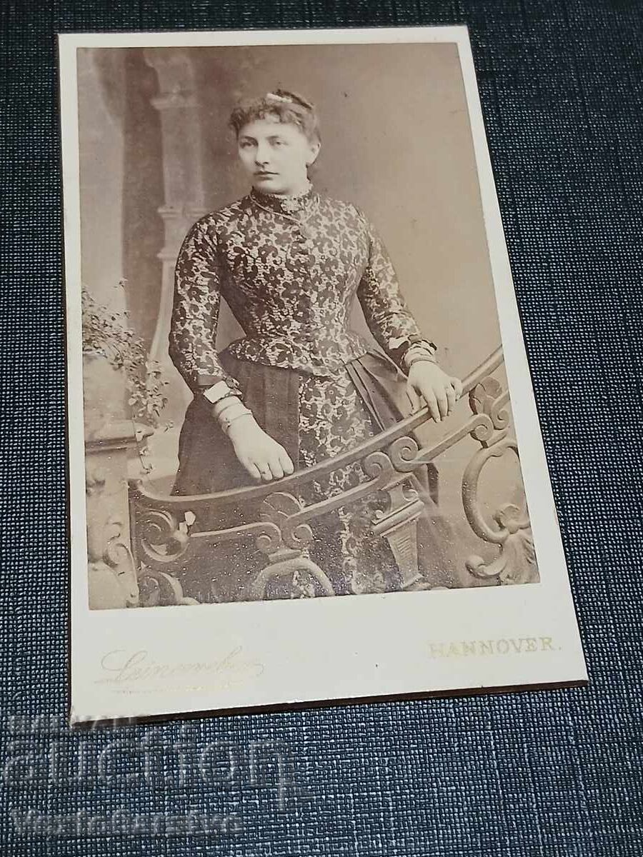 Фотография-Стара снимка-Картон-ИНТЕРИОР,МОДА,ПРИЧЕСКИ..
