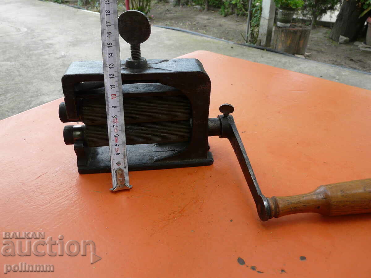 Old roller press