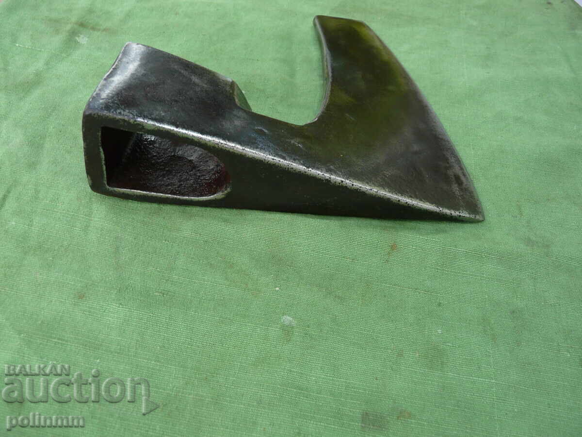 Auction  Old Bulgarian solid axe - 625