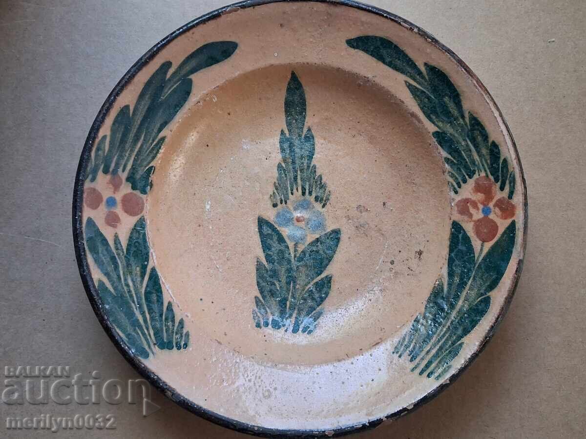 Delivery of Old clay pot, pottery, plate