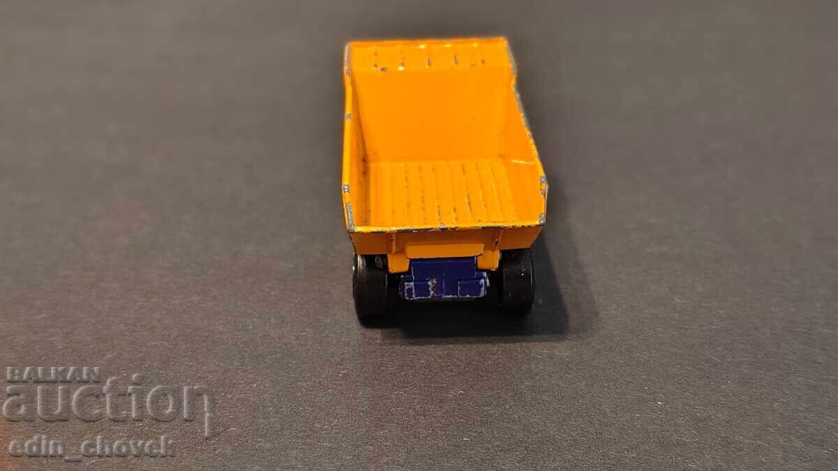 Delivery of Matchbox Lesney England No. 23 Atlas 1975