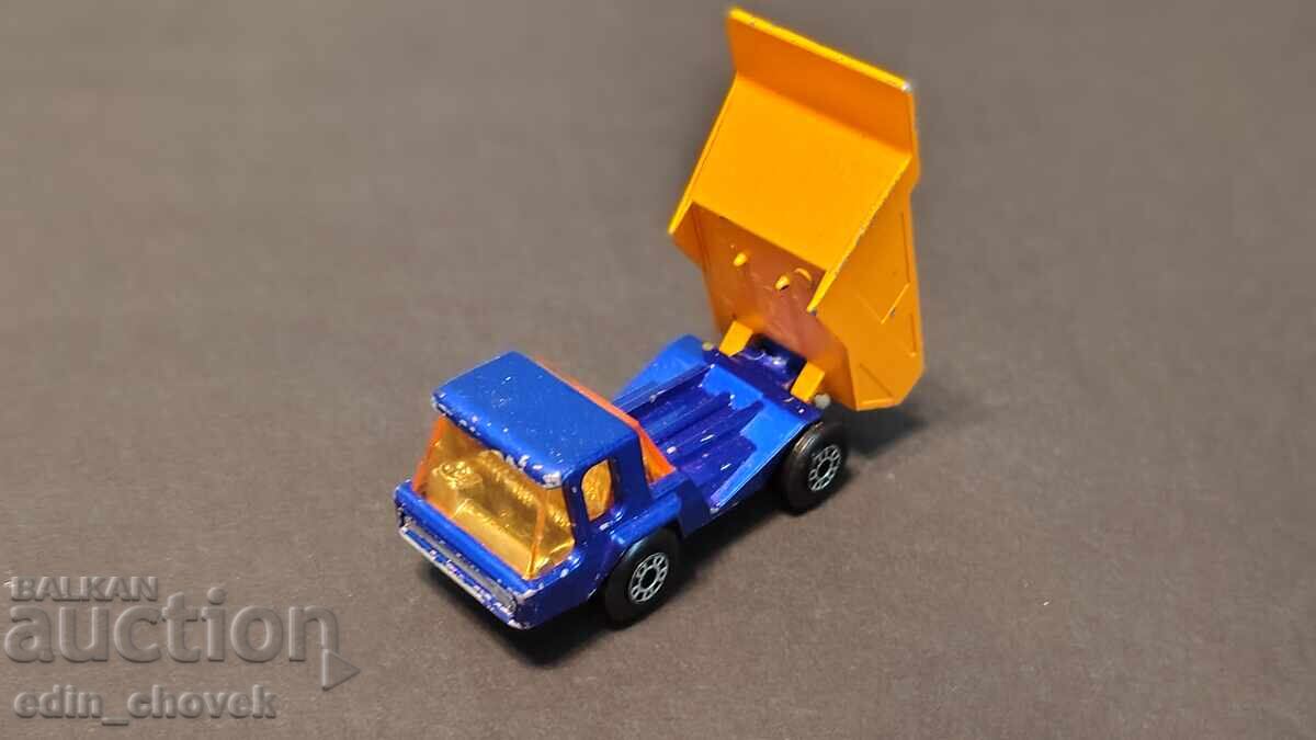 Matchbox Lesney England No. 23 Atlas 1975