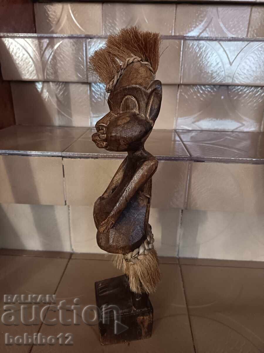 Delivery of African figure - figurine - wood