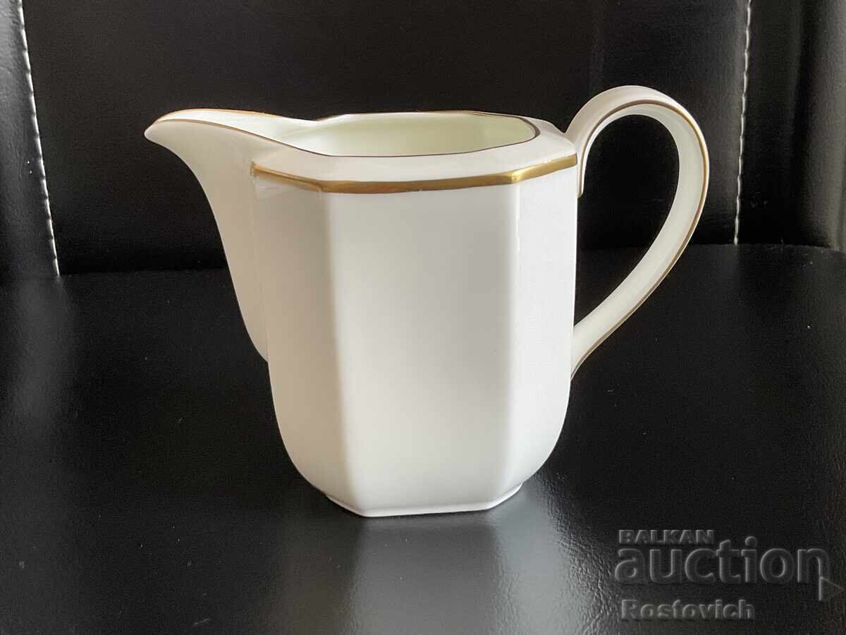 Аукцион Кана за мляко Villeroy & Boch Black Pearl, Германия.