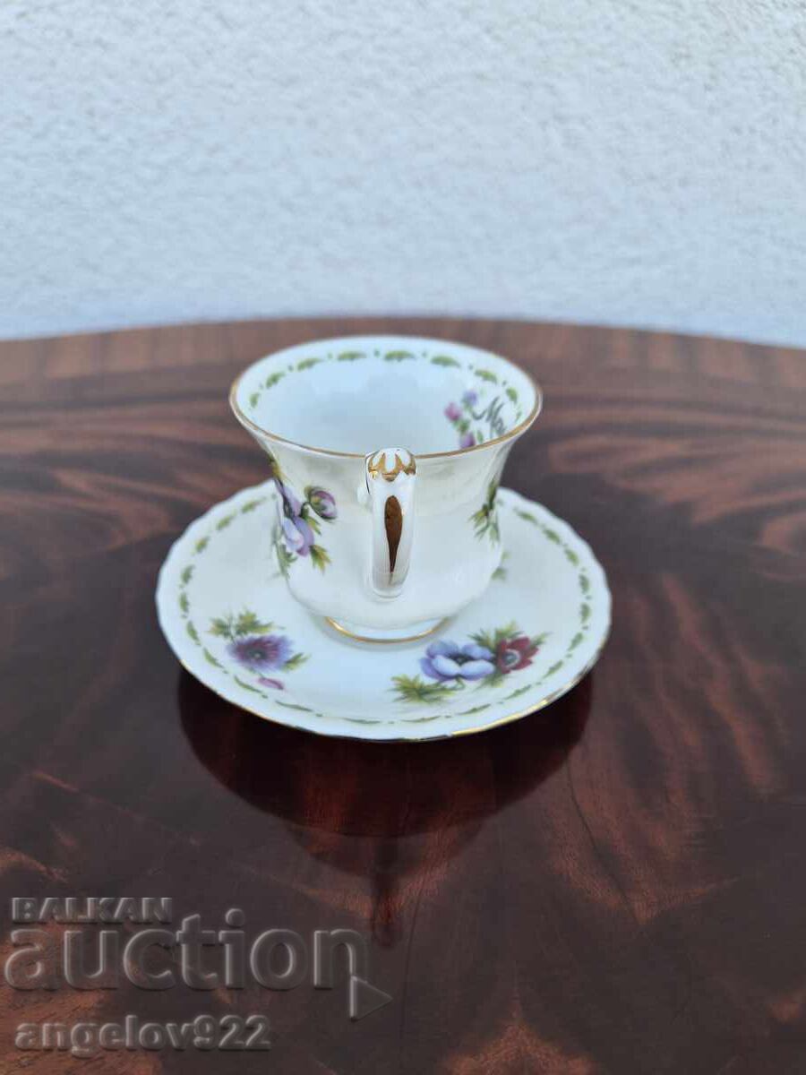 Английска порцеланова чашка ROYAL ALBERT месец Март - 6 Английска порцеланова чашка ROYAL ALBERT месец Март - 6