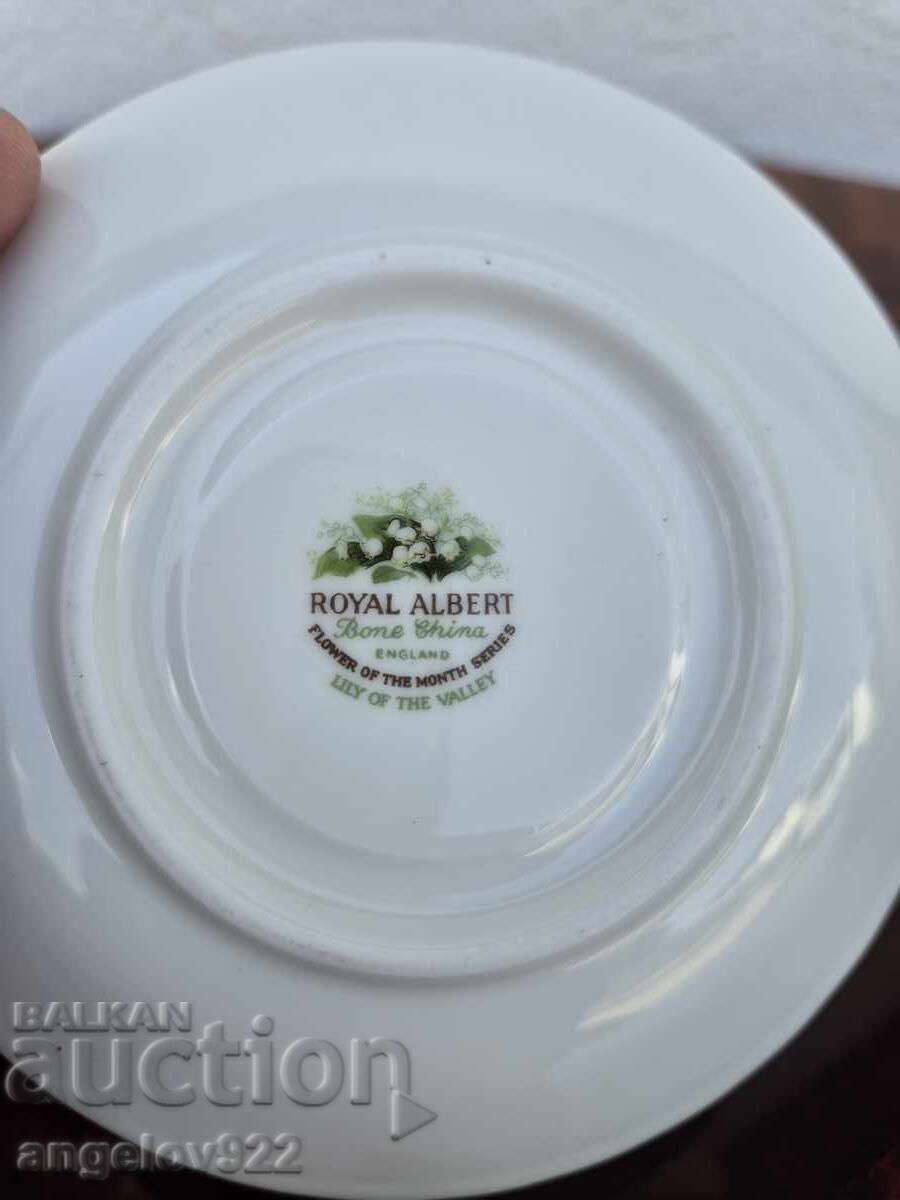 Английска порцеланова чашка ROYAL ALBERT месец Май - 7 Английска порцеланова чашка ROYAL ALBERT месец Май - 7