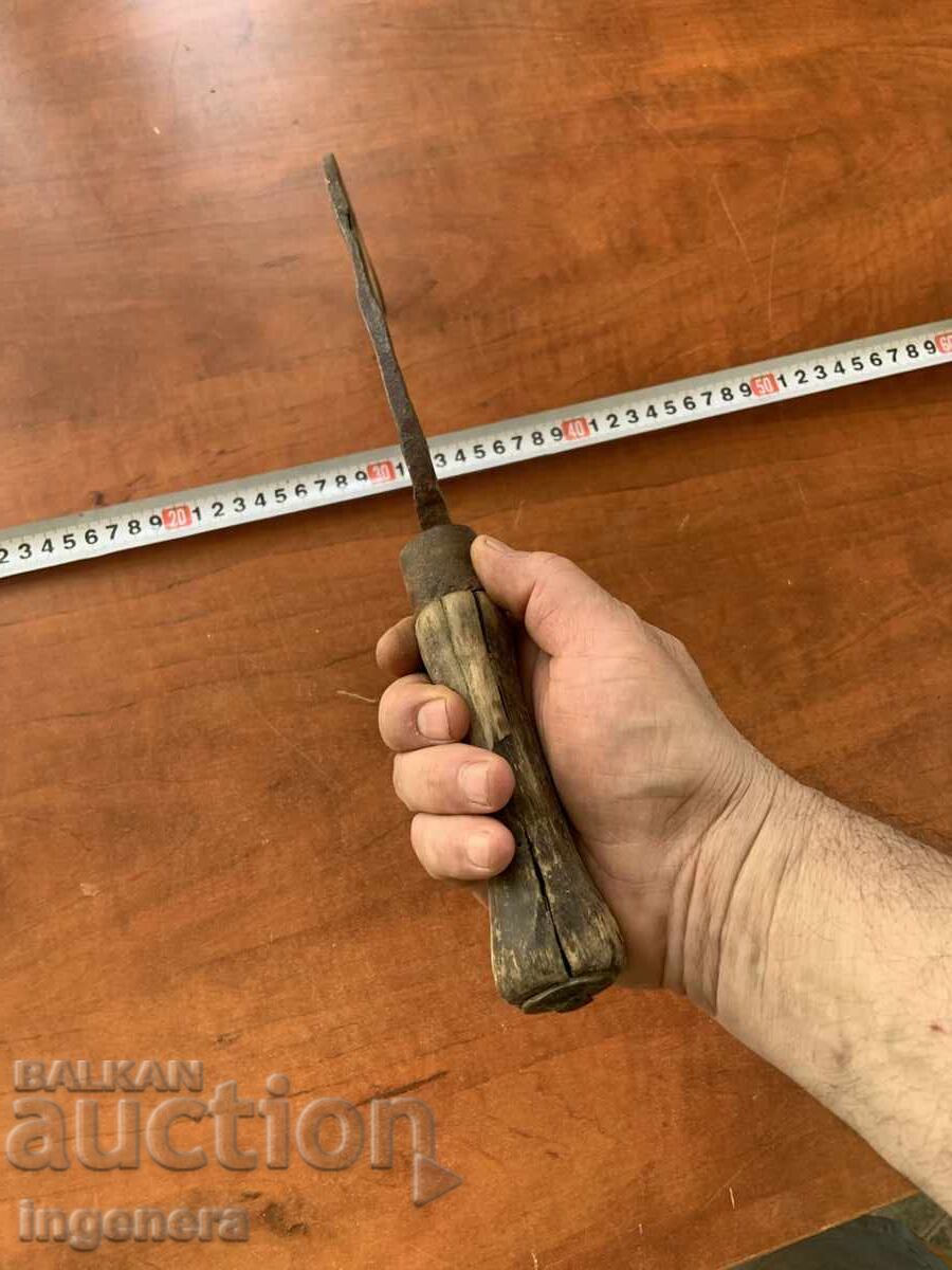 SATÂR DE MĂCELĂRIE UNEALTĂ MASIVĂ DIN OȚEL FORJAT INSTRUMENT VECHI MARCAT - 5 SATÂR DE MĂCELĂRIE UNEALTĂ MASIVĂ DIN OȚEL FORJAT INSTRUMENT VECHI MARCAT - 5