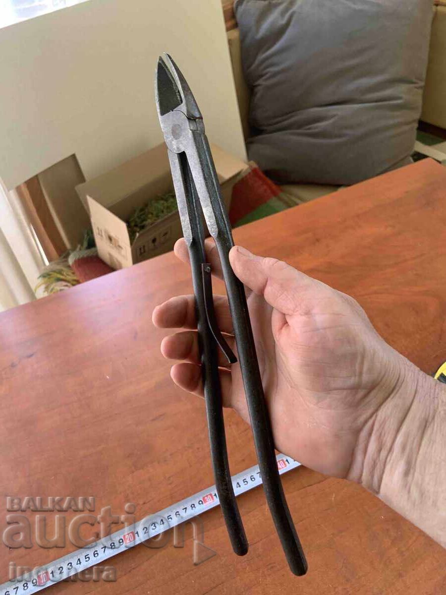 FOARFECĂ PENTRU TABLĂ CLEȘTE UNEALTĂ cu preț € 16.90 | 33.05 BGN FOARFECĂ PENTRU TABLĂ CLEȘTE UNEALTĂ cu preț € 16.90 | 33.05 BGN