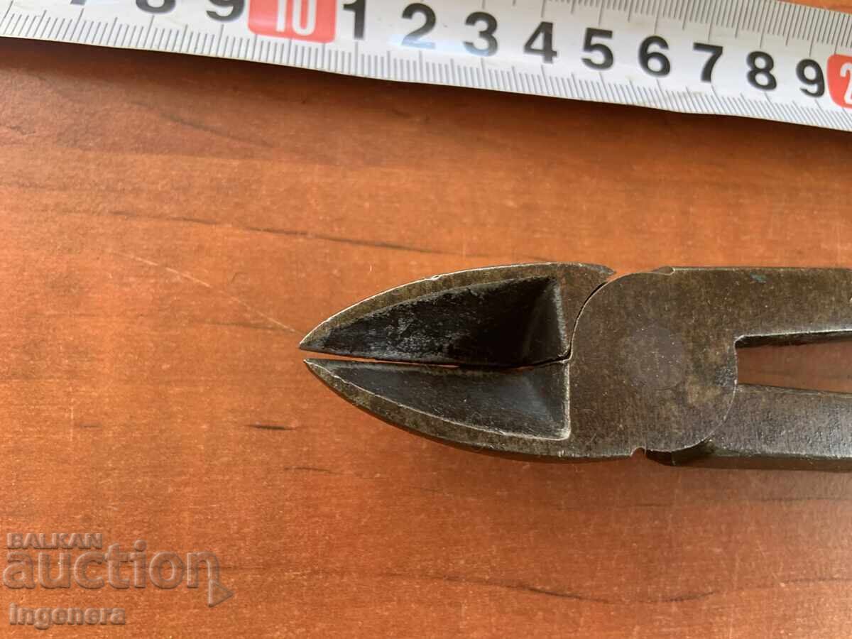 Licitație FOARFECĂ PENTRU TABLĂ CLEȘTE UNEALTĂ Licitație FOARFECĂ PENTRU TABLĂ CLEȘTE UNEALTĂ