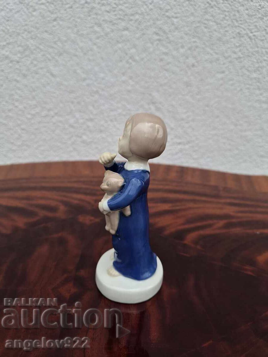 Livrarea Figurină statuetă din porțelan german cu marcaj!!! Livrarea Figurină statuetă din porțelan german cu marcaj!!!
