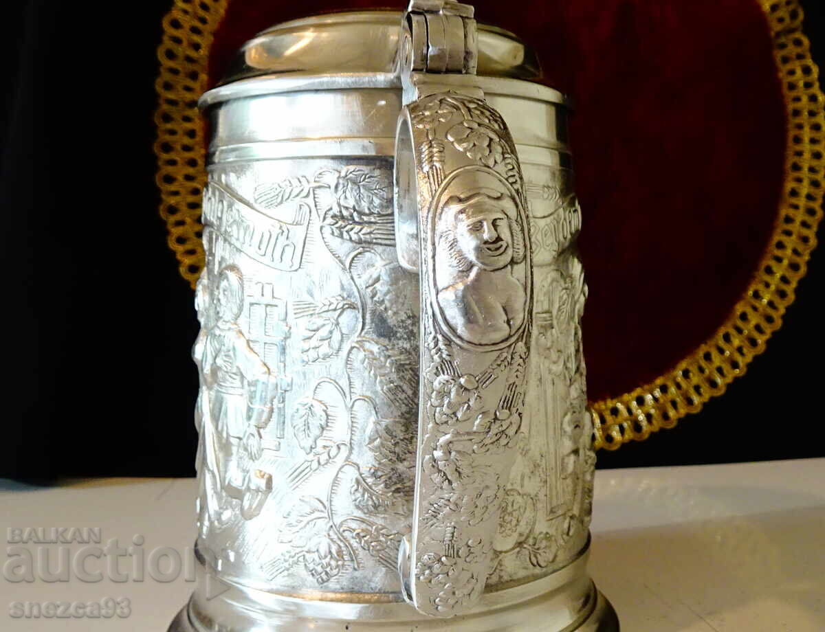 Pewter mug with embossed wedding scene 740 g - 6