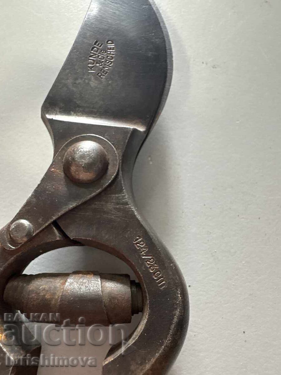 Vine scissors with price € 80.00 | 156.47 BGN
