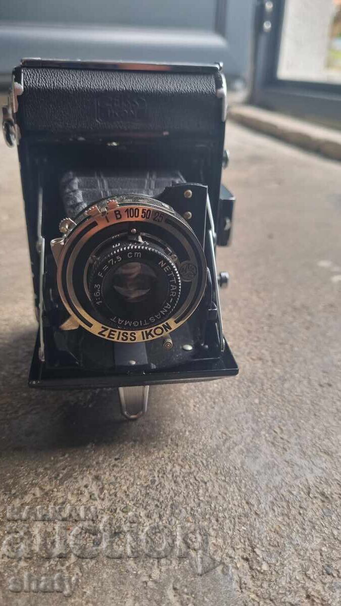 Стар мехов фотоапарат с цена € 70.00 | 136.91 лв.