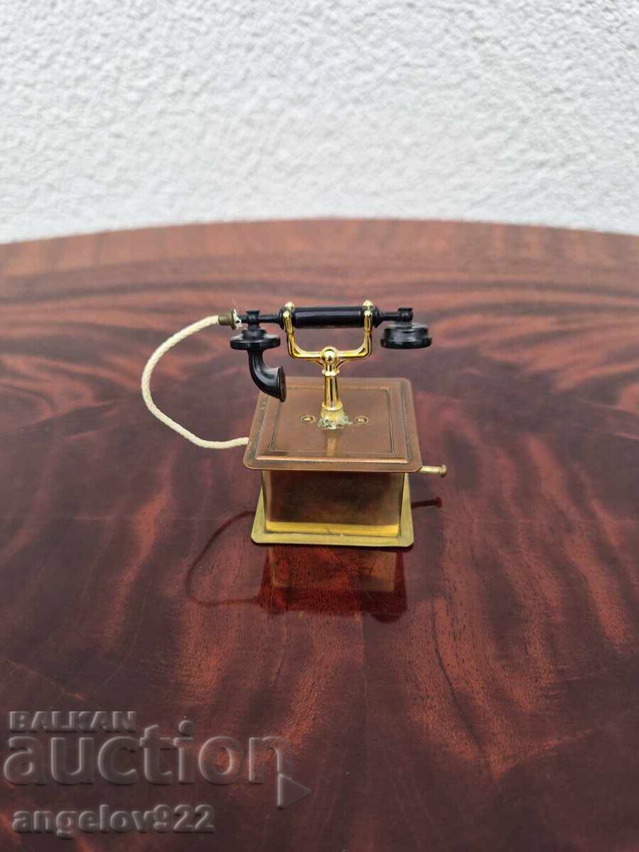 Telefon englezesc miniatural din metal!!! Telefon englezesc miniatural din metal!!!
