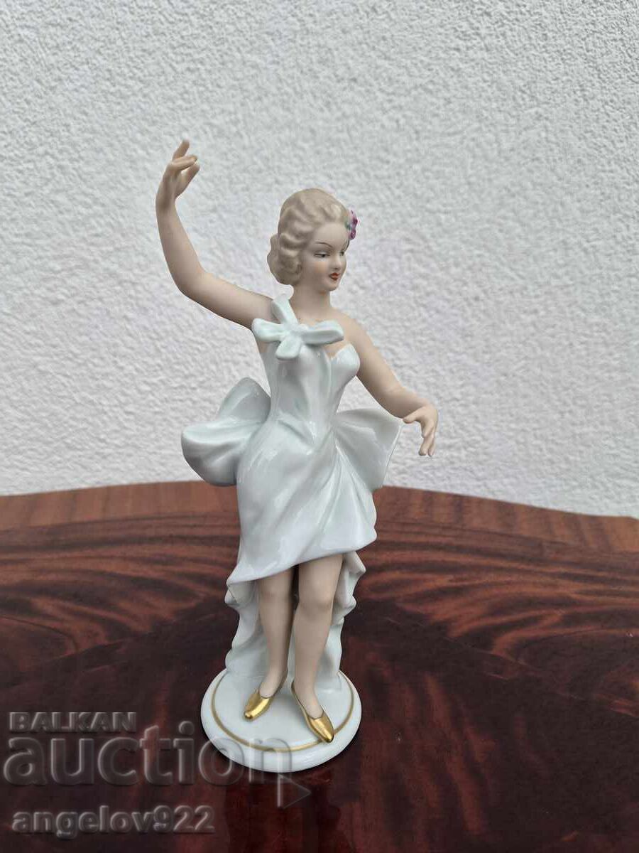 Wallendorf German porcelain figure figurine