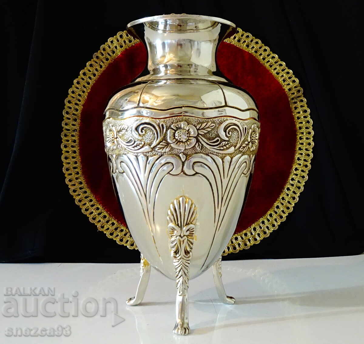 Vază din cupru argintat pe piciorușe 870 g, Art Nouveau