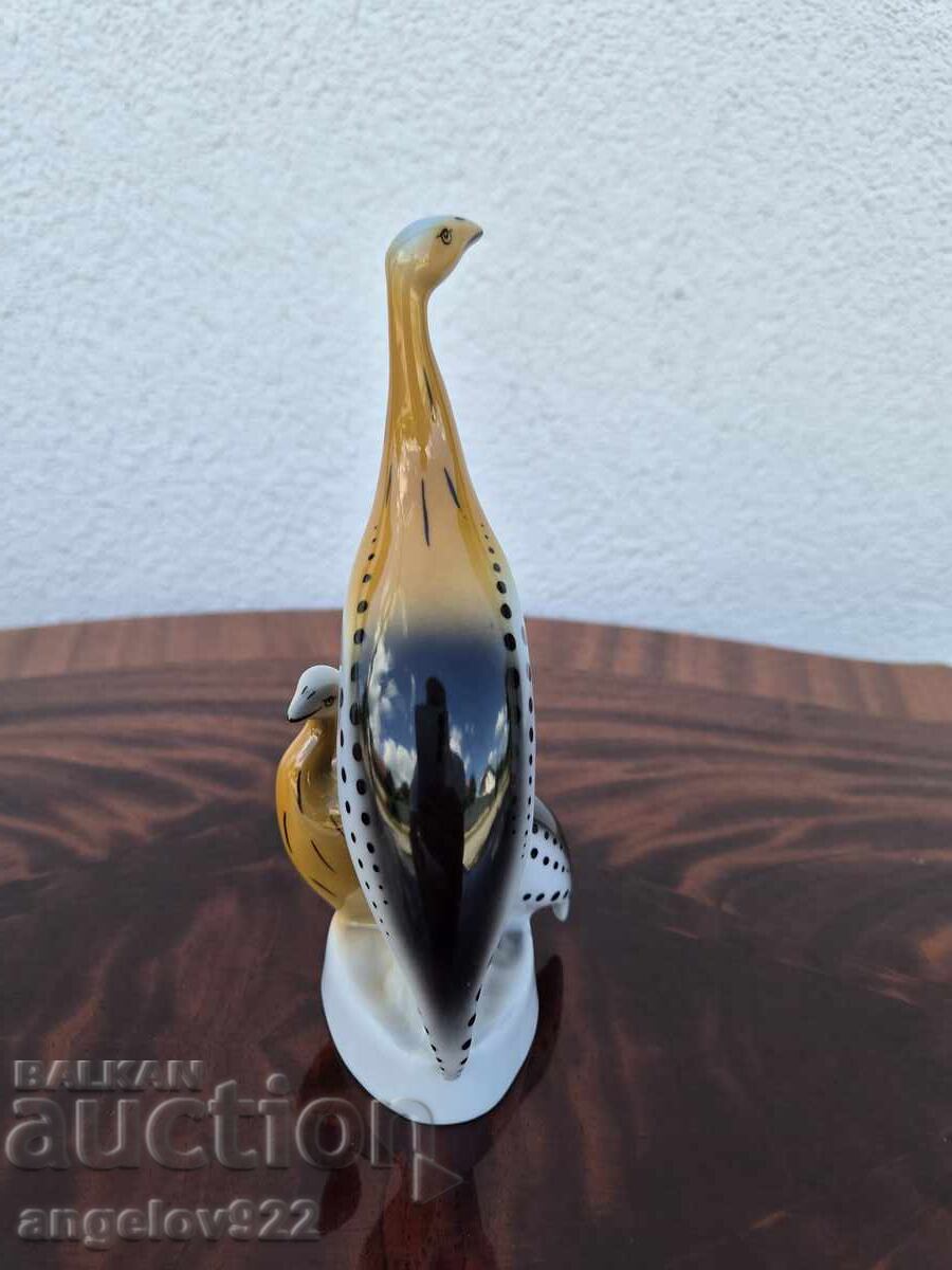 Delivery of Hungarian porcelain figurine statue HOLLOHAZA