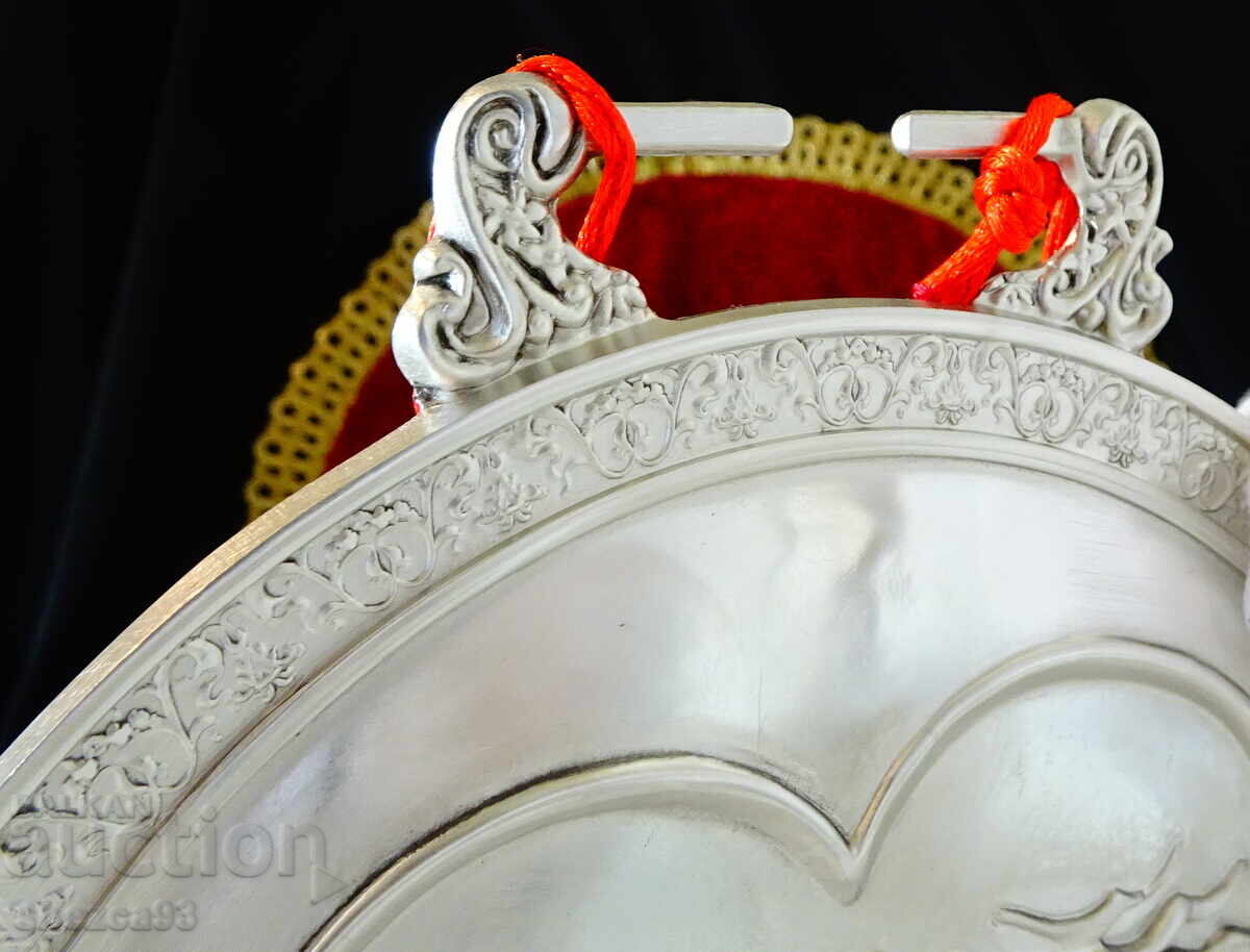 Δημοπρασία Κασσιτερένια πλακέτα, μετάλλιο με περιστέρια, βέρες, για χάραξη