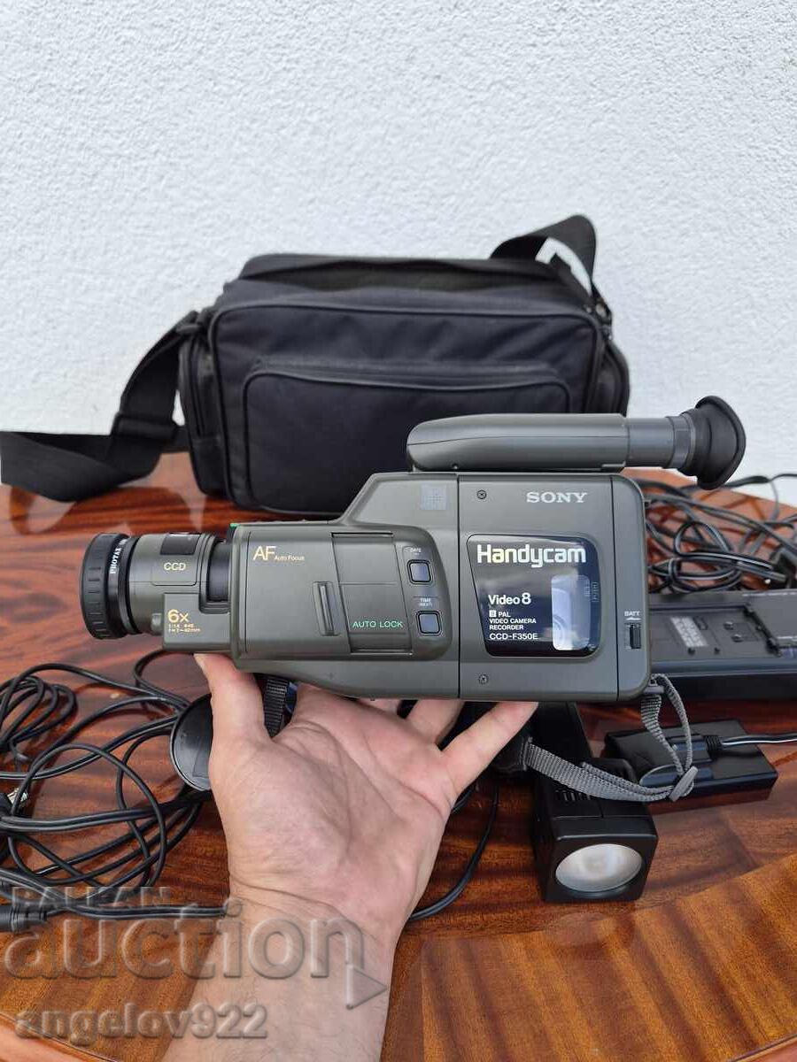 Cameră video Sony Handycam CCD-F350E cu preț € 1.50 | 2.93 BGN Cameră video Sony Handycam CCD-F350E cu preț € 1.50 | 2.93 BGN