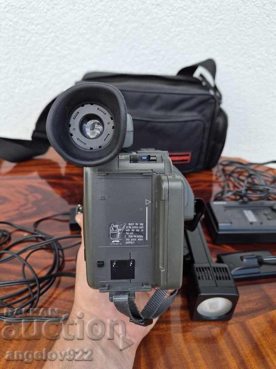 Licitație Cameră video Sony Handycam CCD-F350E Licitație Cameră video Sony Handycam CCD-F350E