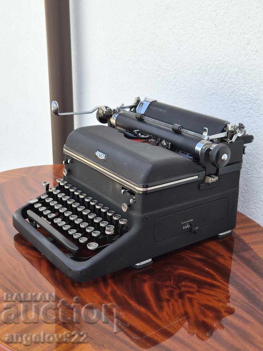 Vintage Αμερικανική γραφομηχανή ROYAL με τιμή € 0.01 | 0.02 BGN