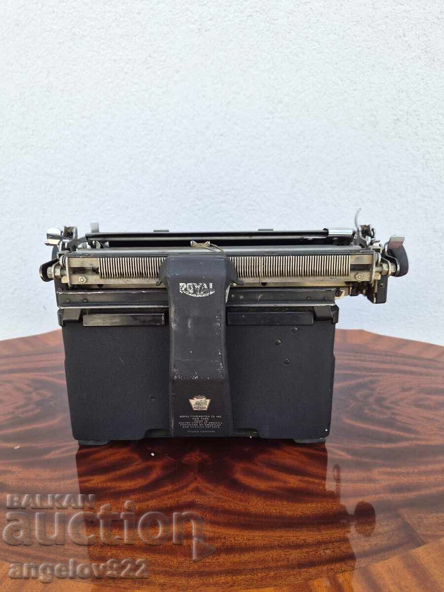 Vintage Αμερικανική γραφομηχανή ROYAL - 5