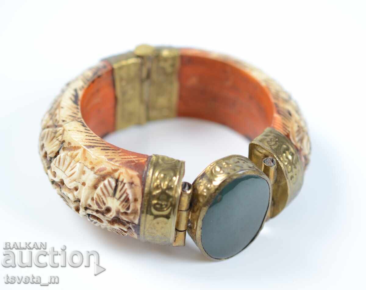 Vintage bone bracelet with brass fittings and oval stone with price € 8.00 | 15.65 BGN