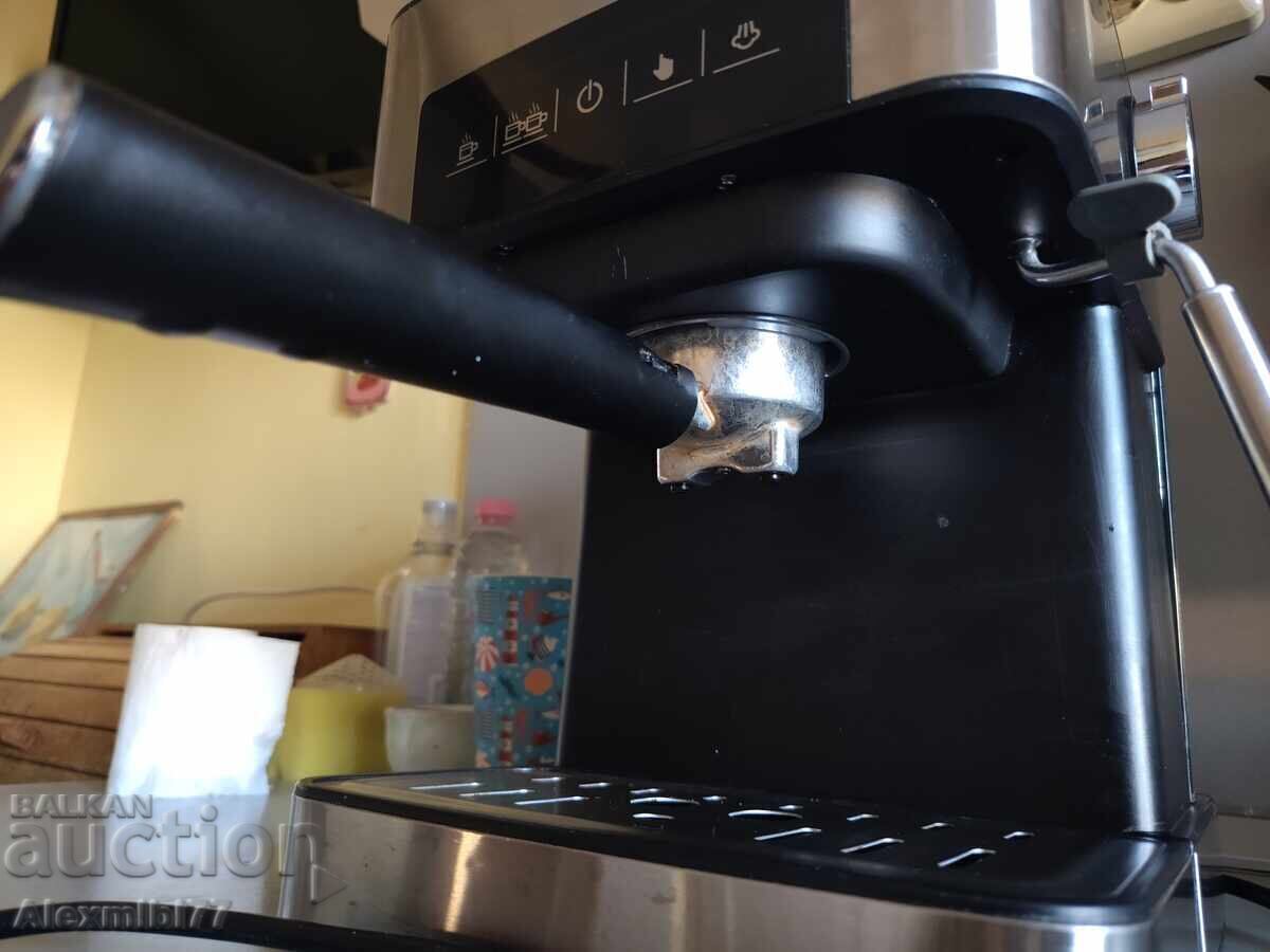 Καφετιέρα Finlux FEM-1794, ισχύς 850 W, 15 bar με τιμή € 10.00 | 19.56 BGN