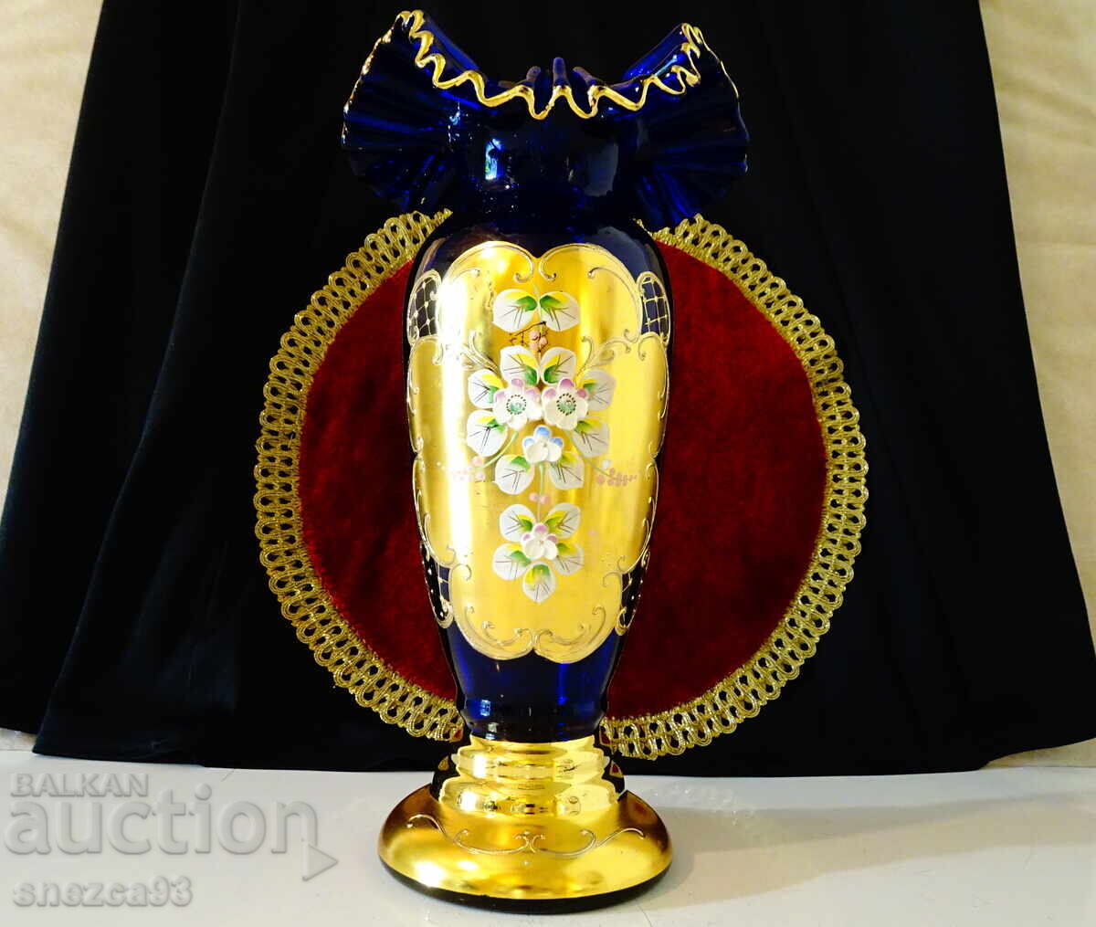 Кристална ваза Bohemia,злато,кобалт,етикет.