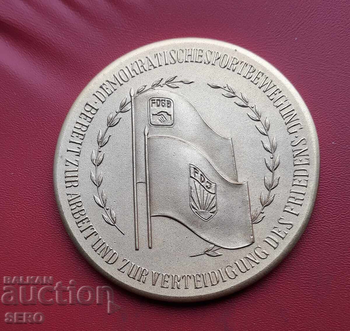 Medalie-Germania-RDG-medalie de bronz de la campionatul de tenis 1950 cu preț € 3.00 | 5.87 BGN